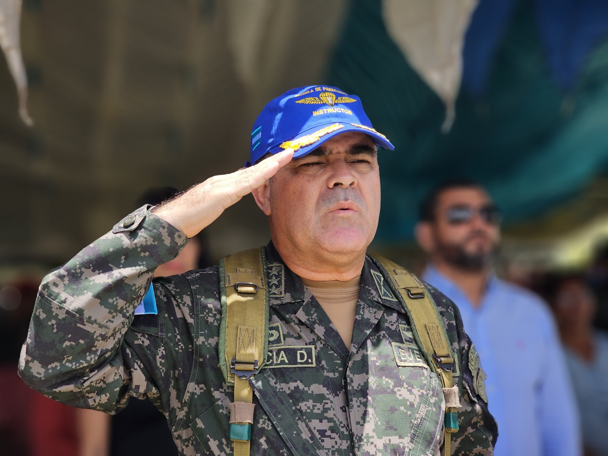 Salary increases for Honduran generals raise concerns about military impartiality