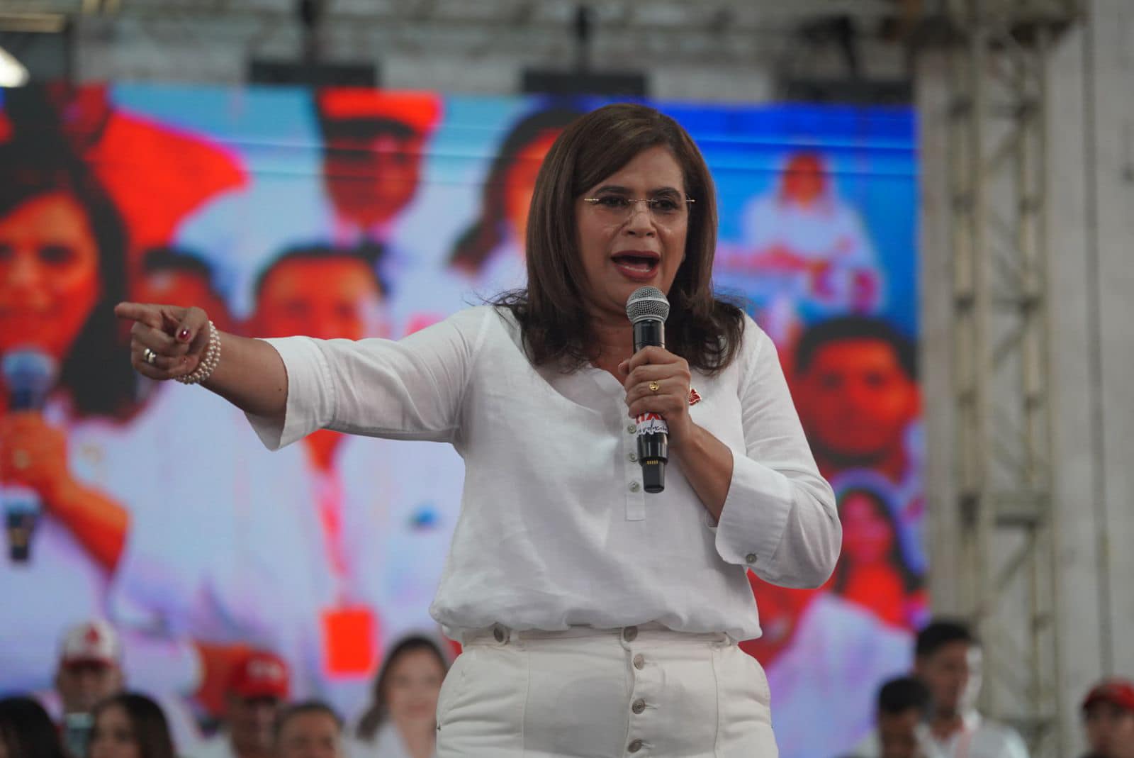 Analyzing Rixi Moncada’s Election Collapse: LIBRE’s Predicament & Institutional Concerns